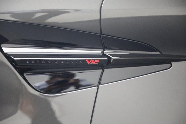 صورة 26 لـ 2026 Aston Martin VANQUISH COUPE