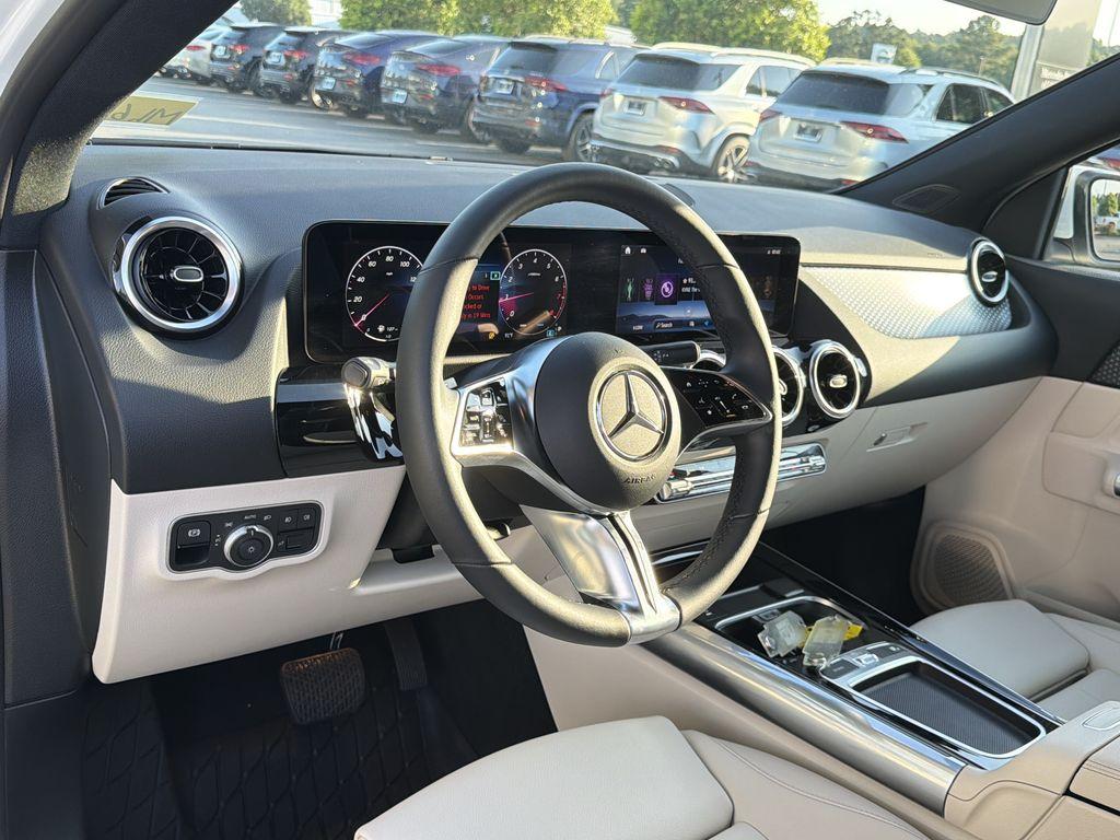 2026 Mercedes-BENZ GLA photo 10