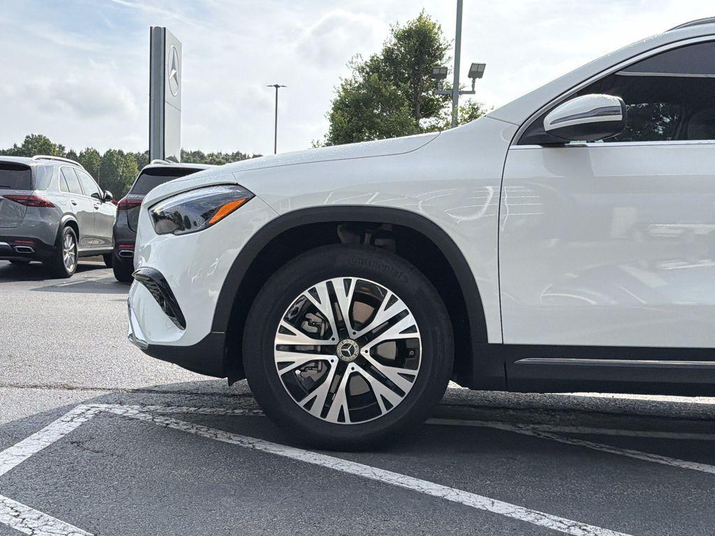 2026 MERCEDES-BENZ GLA photo 9