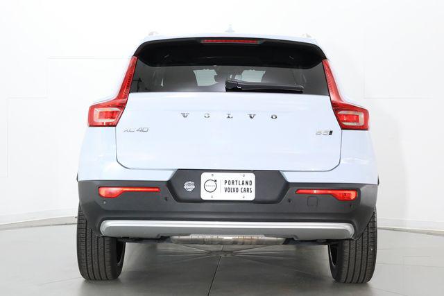 2025 Volvo XC40 B5 PLUS BRIGHT THEME — фото 8