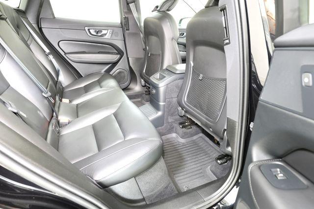 2024 Volvo XC60 RECHARGE PLUG-IN HYBRID T8 CORE DARK THEME — миниатюра 21