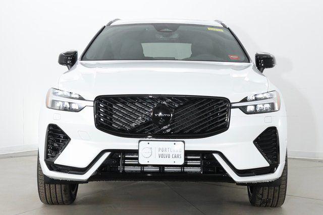 صورة 3 لـ 2026 Volvo XC60 PLUG-IN HYBRID BLACK EDITION ULTRA, T8 AWD EL
