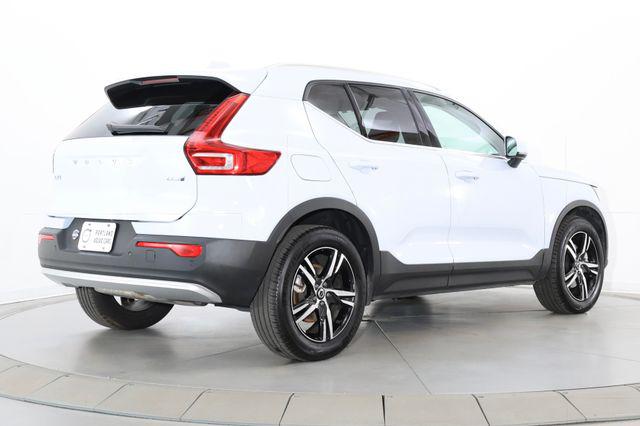 صورة 9 لـ 2025 Volvo XC40 B5 CORE BRIGHT THEME