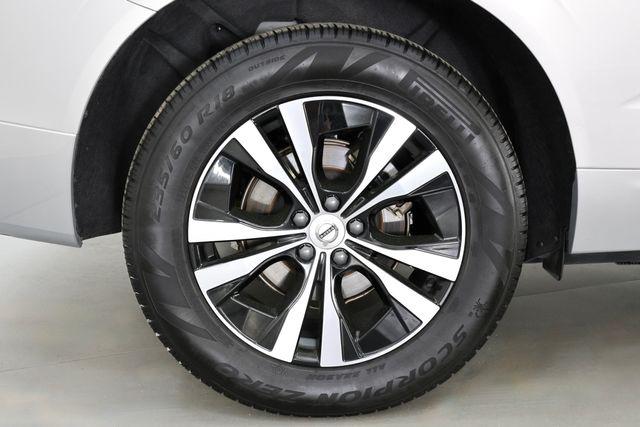 2025 Volvo XC60 B5 CORE thumbnail 11