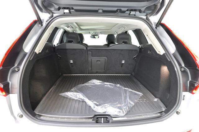 2024 Volvo XC60 B5 PLUS DARK THEME — миниатюра 29