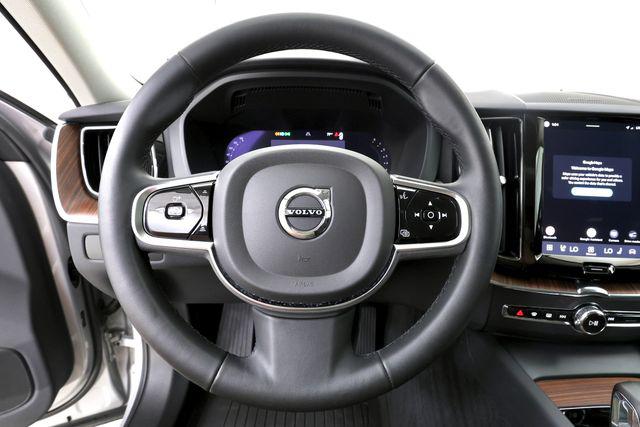 2024 Volvo XC60 B5 PLUS DARK THEME — миниатюра 24