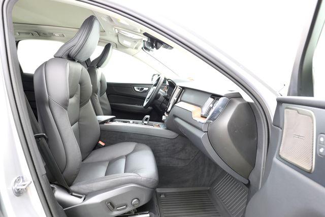 2024 Volvo XC60 B5 PLUS DARK THEME — миниатюра 23