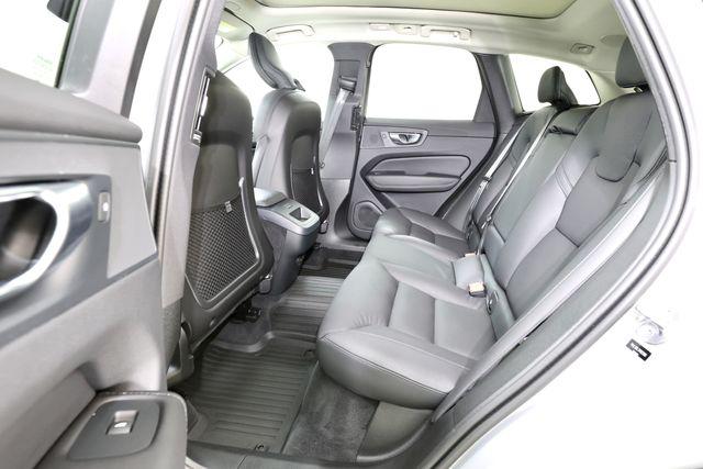 2024 Volvo XC60 B5 PLUS DARK THEME — миниатюра 18