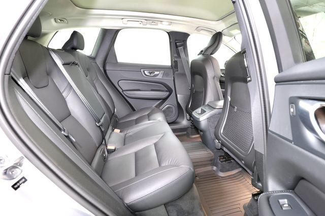 2024 Volvo XC60 B5 PLUS DARK THEME — миниатюра 21