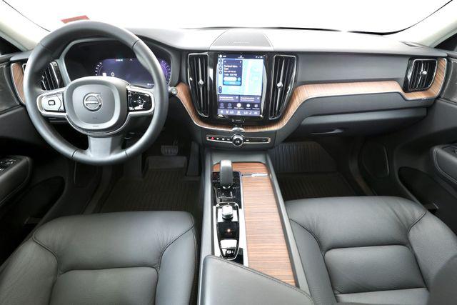 2024 Volvo XC60 B5 PLUS DARK THEME 照片 2