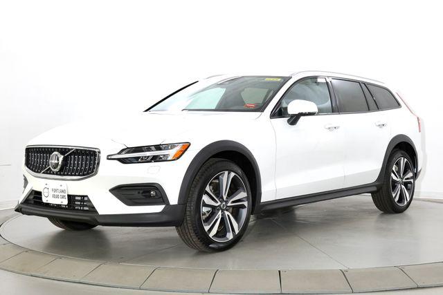 صورة 4 لـ 2026 Volvo V60 CROSS COUNTRY PLUS, B5 AWD GAS (MILD HYBRID)