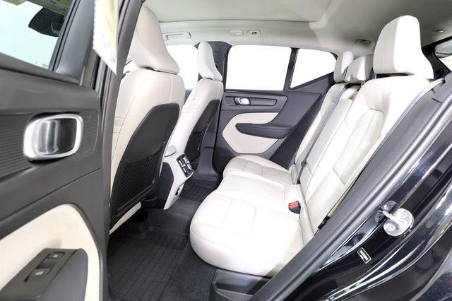 صورة 18 لـ 2023 Volvo XC40 B5 ULTIMATE BRIGHT THEME