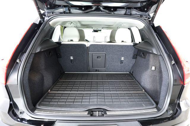 صورة 28 لـ 2023 Volvo XC40 B5 ULTIMATE BRIGHT THEME