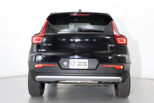 صورة 8 لـ 2023 Volvo XC40 B5 ULTIMATE BRIGHT THEME