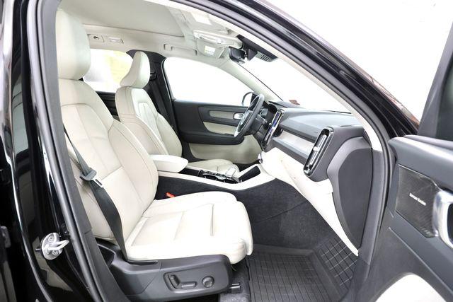 صورة 22 لـ 2023 Volvo XC40 B5 ULTIMATE BRIGHT THEME