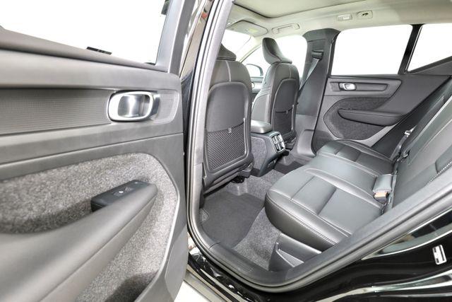 صورة مصغرة 15 لـ 2026 Volvo XC40 PLUS, B5 AWD GAS (MILD HYBRID), DARK