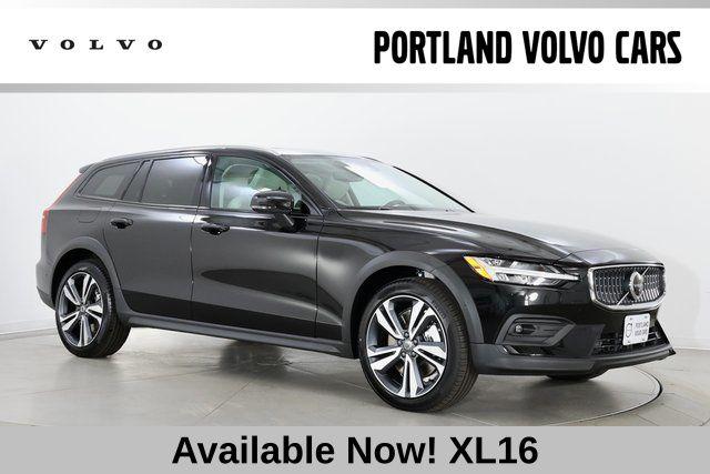 New 2026 Volvo V60 Cross Country Plus, B5 AWD Gas (mild hybrid)