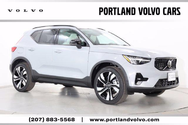 New 2026 Volvo XC40 Plus, B5 AWD Gas (mild hybrid), Dark