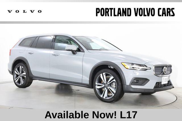 New 2026 Volvo V60 Cross Country Plus, B5 AWD Gas (mild hybrid)