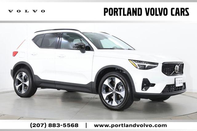 New 2026 Volvo XC40 Plus, B5 AWD Gas (mild hybrid), Dark