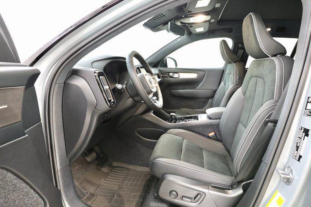 2026 Volvo XC40 BLACK EDITION ULTRA, B5 AWD GAS (MILD HYBRID) 缩略图 14