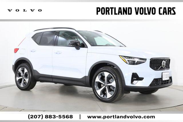 New 2026 Volvo XC40 Plus, B5 AWD Gas (mild hybrid), Dark