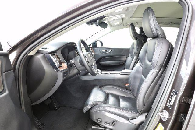 2023 Volvo XC60 B5 ULTIMATE DARK THEME — миниатюра 15