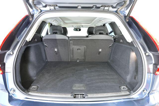 صورة مصغرة 30 لـ 2025 Volvo XC60 B5 PLUS
