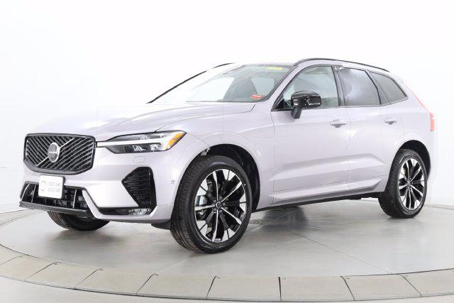2026 Volvo XC60 B5 PLUS photo 4