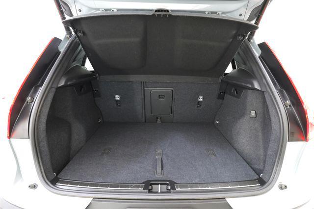 صورة مصغرة 28 لـ 2025 Volvo XC40 B5 PLUS BRIGHT THEME