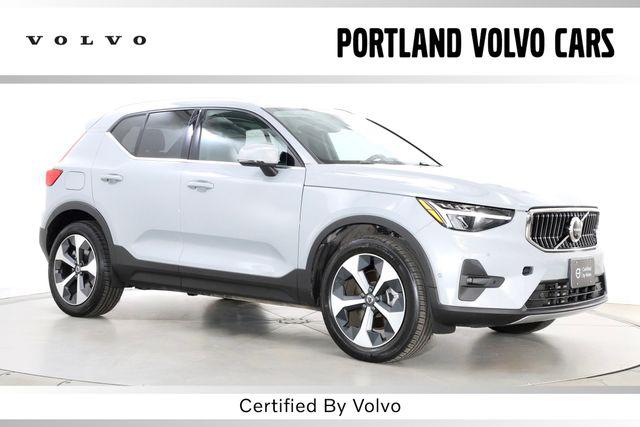 2025 Volvo XC40 B5 PLUS BRIGHT THEME — фото 1