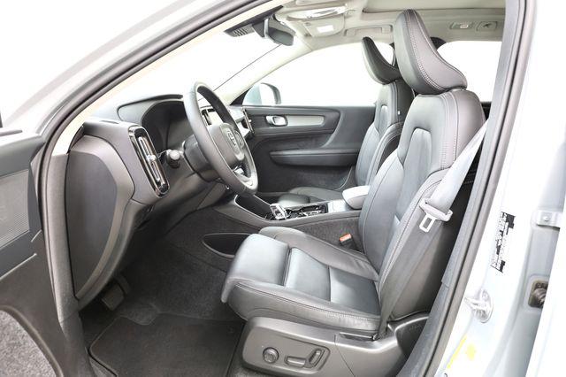 صورة مصغرة 16 لـ 2025 Volvo XC40 B5 PLUS BRIGHT THEME