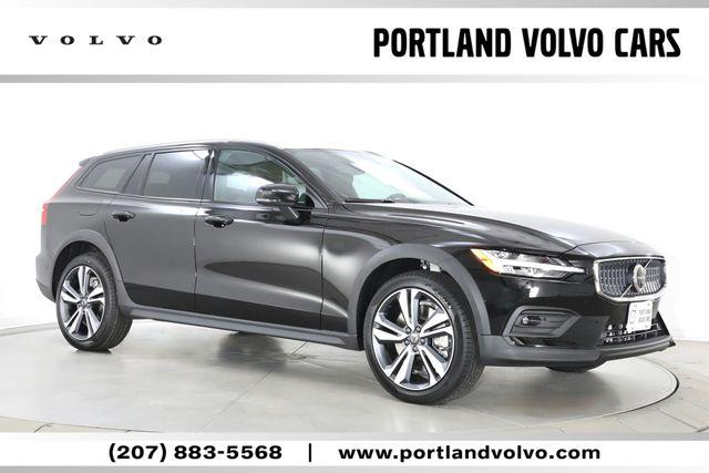 New 2026 Volvo V60 Cross Country Plus, B5 AWD Gas (mild hybrid)