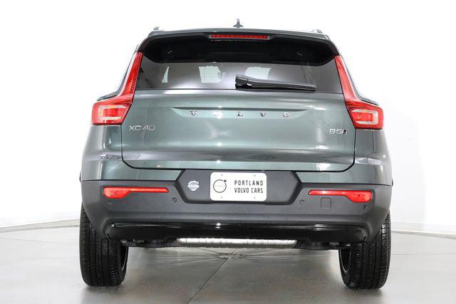 صورة مصغرة 7 لـ 2026 Volvo XC40 PLUS, B5 AWD GAS (MILD HYBRID), DARK