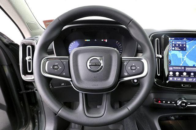 صورة مصغرة 22 لـ 2026 Volvo XC40 PLUS, B5 AWD GAS (MILD HYBRID), DARK