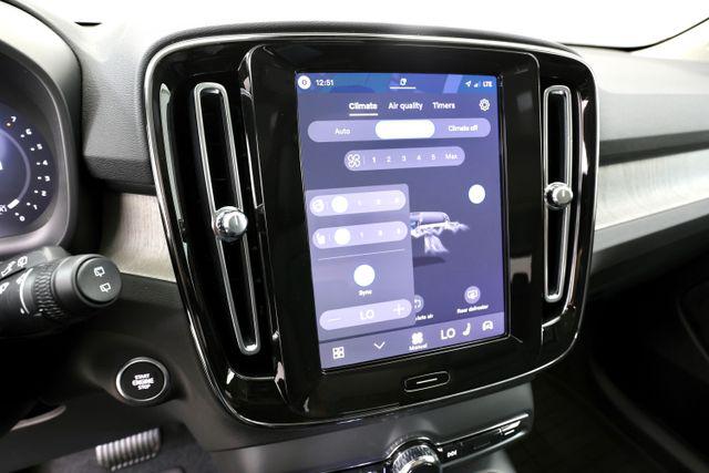 صورة مصغرة 23 لـ 2026 Volvo XC40 PLUS, B5 AWD GAS (MILD HYBRID), DARK