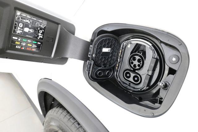 MERCEDES-BENZ GLC - 10