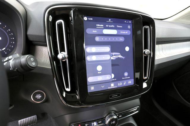 2026 Volvo XC40 PLUS, B5 AWD GAS (MILD HYBRID), DARK — миниатюра 24
