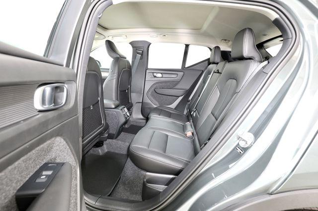 2026 Volvo XC40 PLUS, B5 AWD GAS (MILD HYBRID), DARK — миниатюра 16