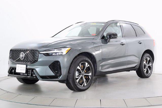 صورة 5 لـ 2026 Volvo XC60 PLUG-IN HYBRID CORE, T8 AWD ELECTRIC/GASOLINE