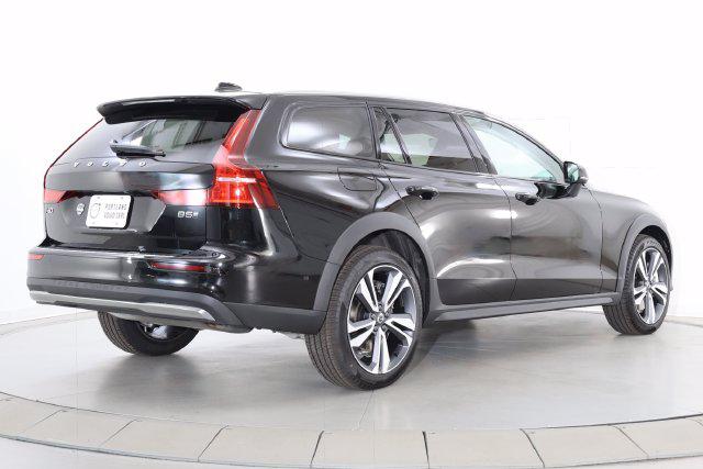 صورة 9 لـ 2026 Volvo V60 CROSS COUNTRY PLUS, B5 AWD GAS (MILD HYBRID)
