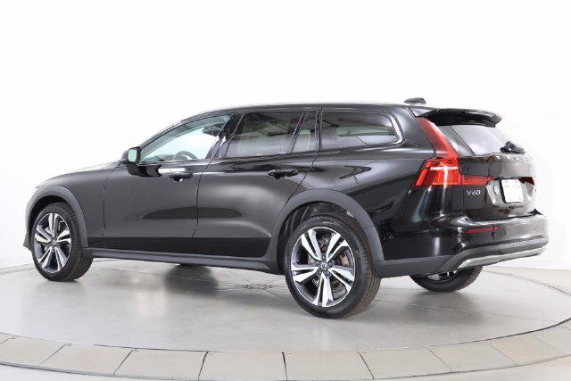 صورة 7 لـ 2026 Volvo V60 CROSS COUNTRY PLUS, B5 AWD GAS (MILD HYBRID)
