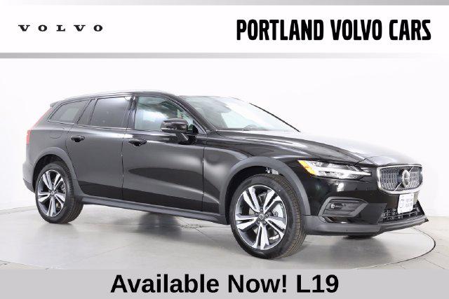 New 2026 Volvo V60 Cross Country Plus, B5 AWD Gas (mild hybrid)