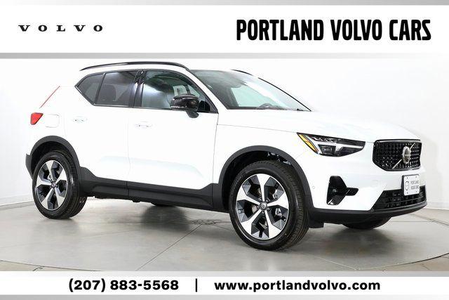 New 2026 Volvo XC40 Plus, B5 AWD Gas (mild hybrid), Dark