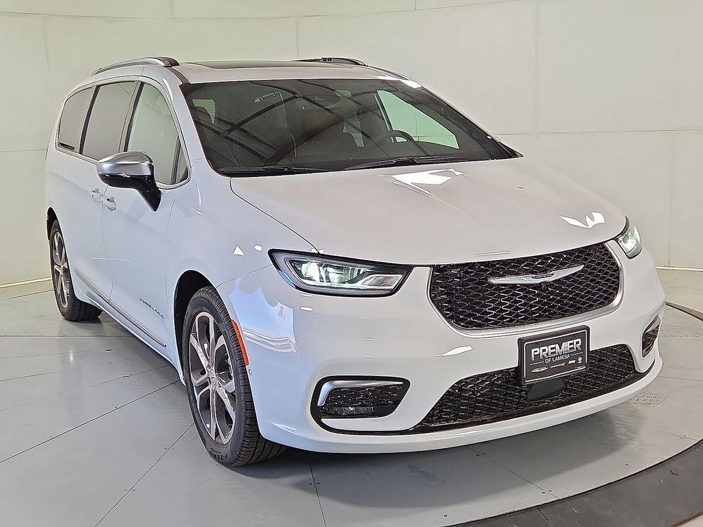 New 2026 Chrysler Pacifica Pinnacle