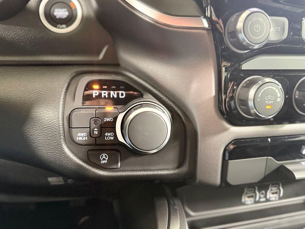 صورة مصغرة 15 لـ 2026 RAM 1500 EXPRESS