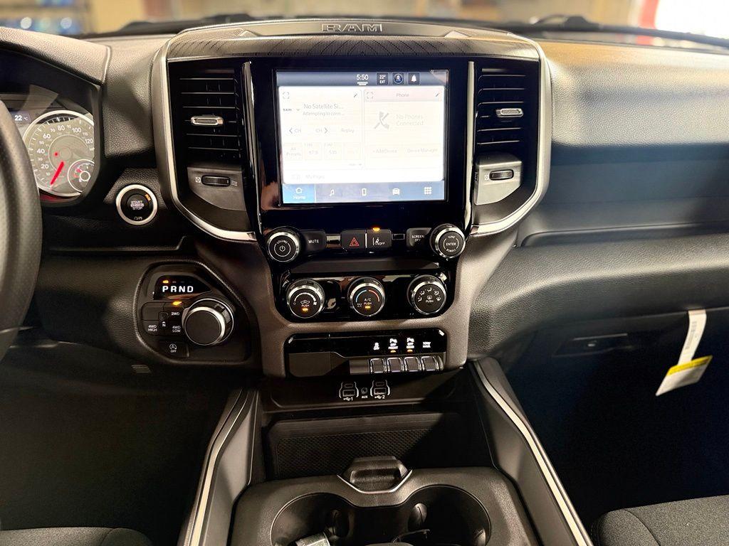 2026 RAM 1500 EXPRESS — миниатюра 17