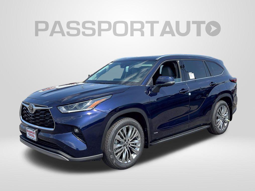 New 2026 Toyota Highlander Hybrid Platinum