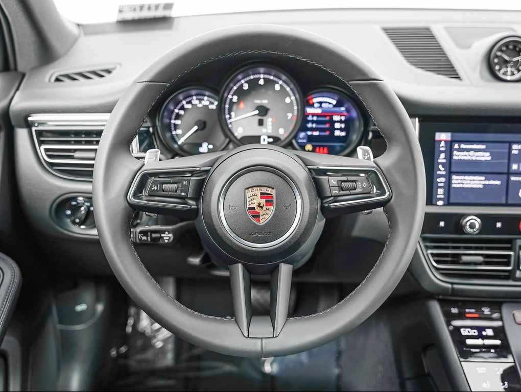 2026 Porsche MACAN — миниатюра 17