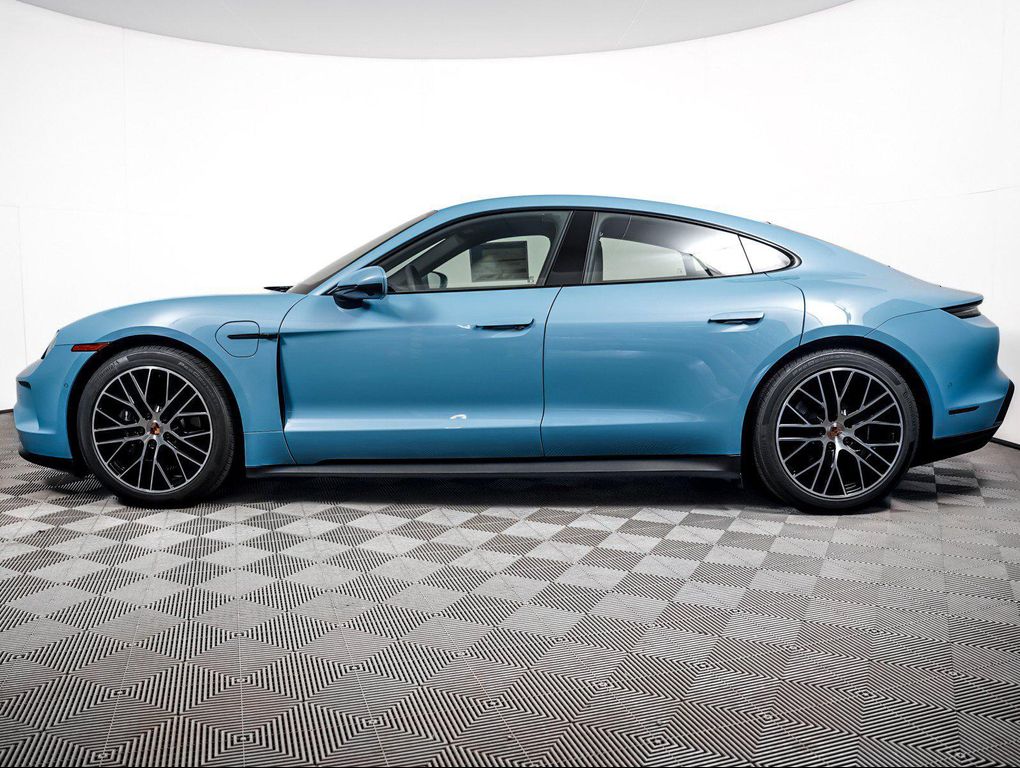 2026 Porsche TAYCAN RWD 照片 2